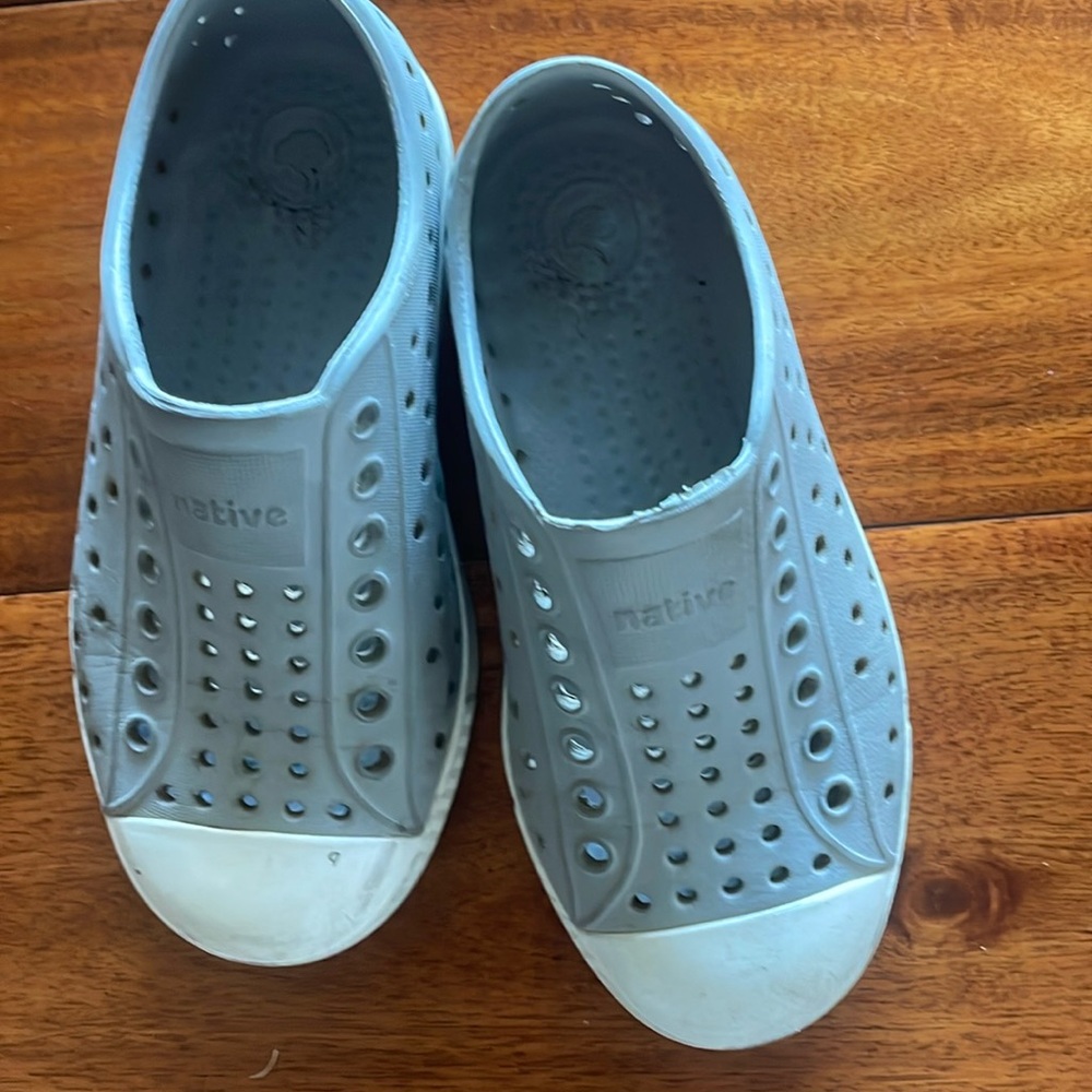 NATIVE “Jefferson” Unisex Toddler Gray Shoes ~ C10